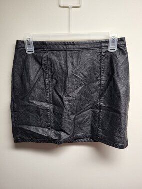 Forever 21 Faux Leather Mini Skirt Women's Size Medium Black Vegan Leather